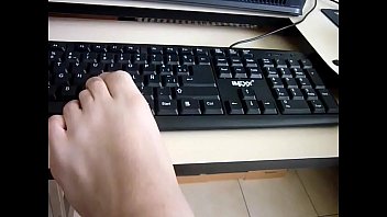 keyboard feet