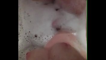 teen masturbate with showerhead