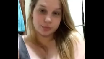 Loira Novinha chubby