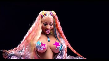 Nicki Minaj bought bigger breast implants