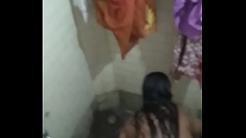 Mallu aunty hidden cam bath